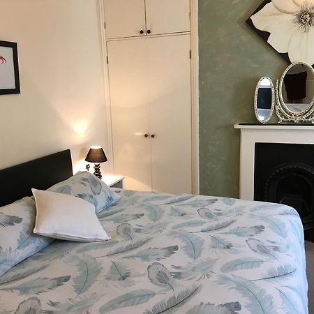 Bentons Guest House Челтнем Екстер'єр фото