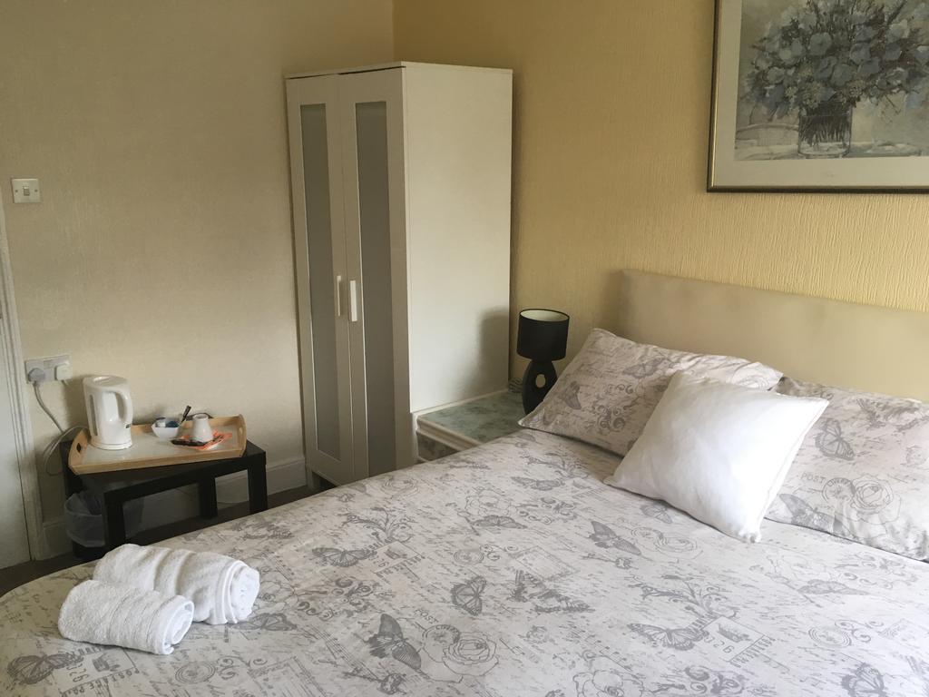 Bentons Guest House Челтнем Екстер'єр фото