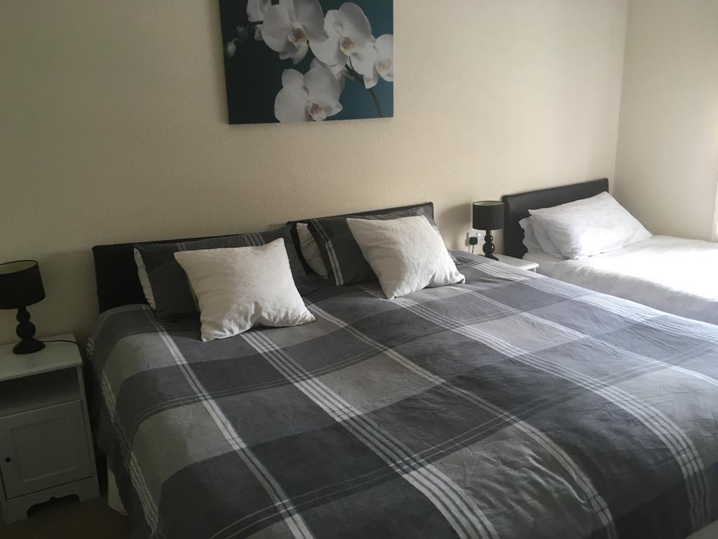 Bentons Guest House Челтнем Екстер'єр фото