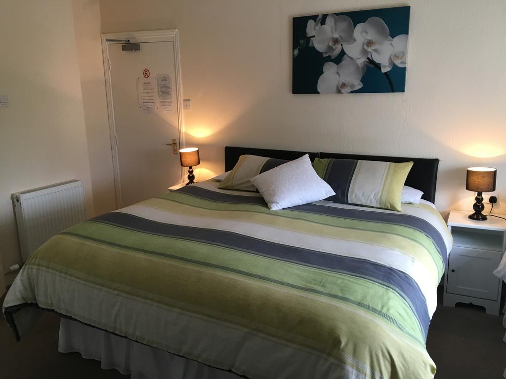 Bentons Guest House Челтнем Екстер'єр фото
