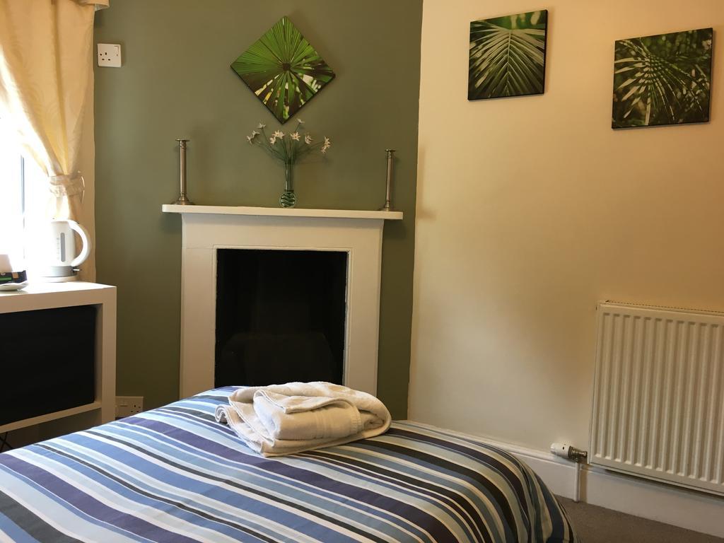 Bentons Guest House Челтнем Екстер'єр фото