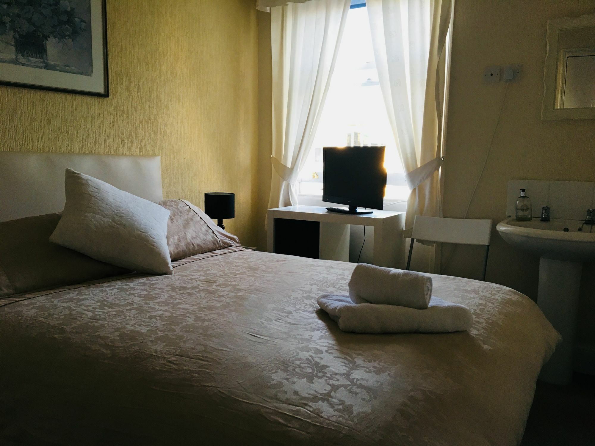 Bentons Guest House Челтнем Екстер'єр фото