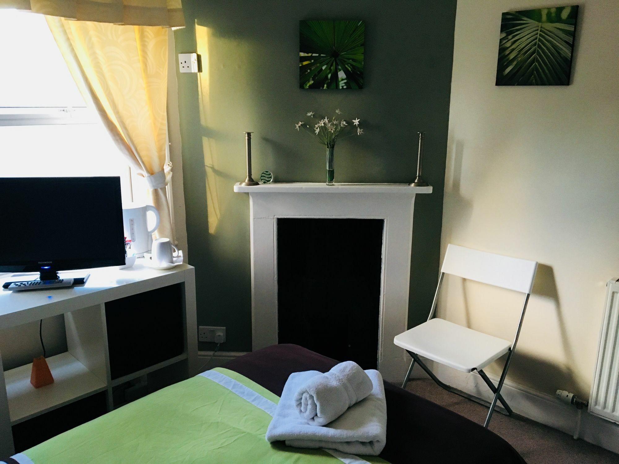 Bentons Guest House Челтнем Екстер'єр фото